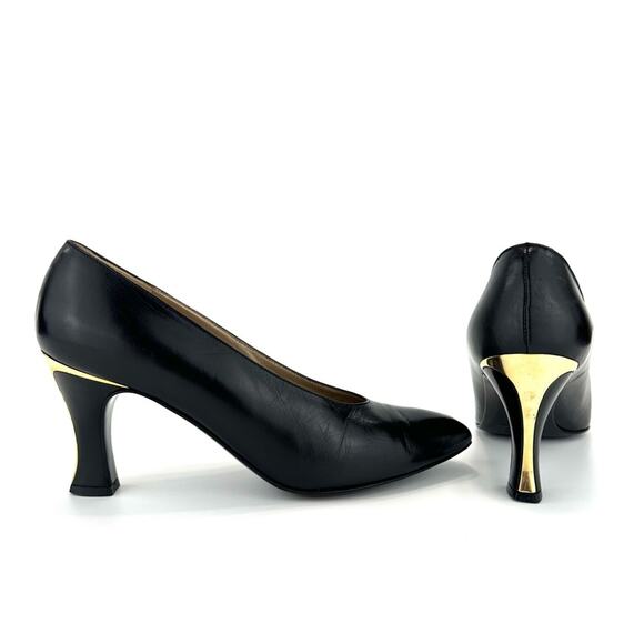 St. John Black Classic Pumps Size 8 Leather Comfort Heel Almond Closed-Toe - Picture 1 of 16